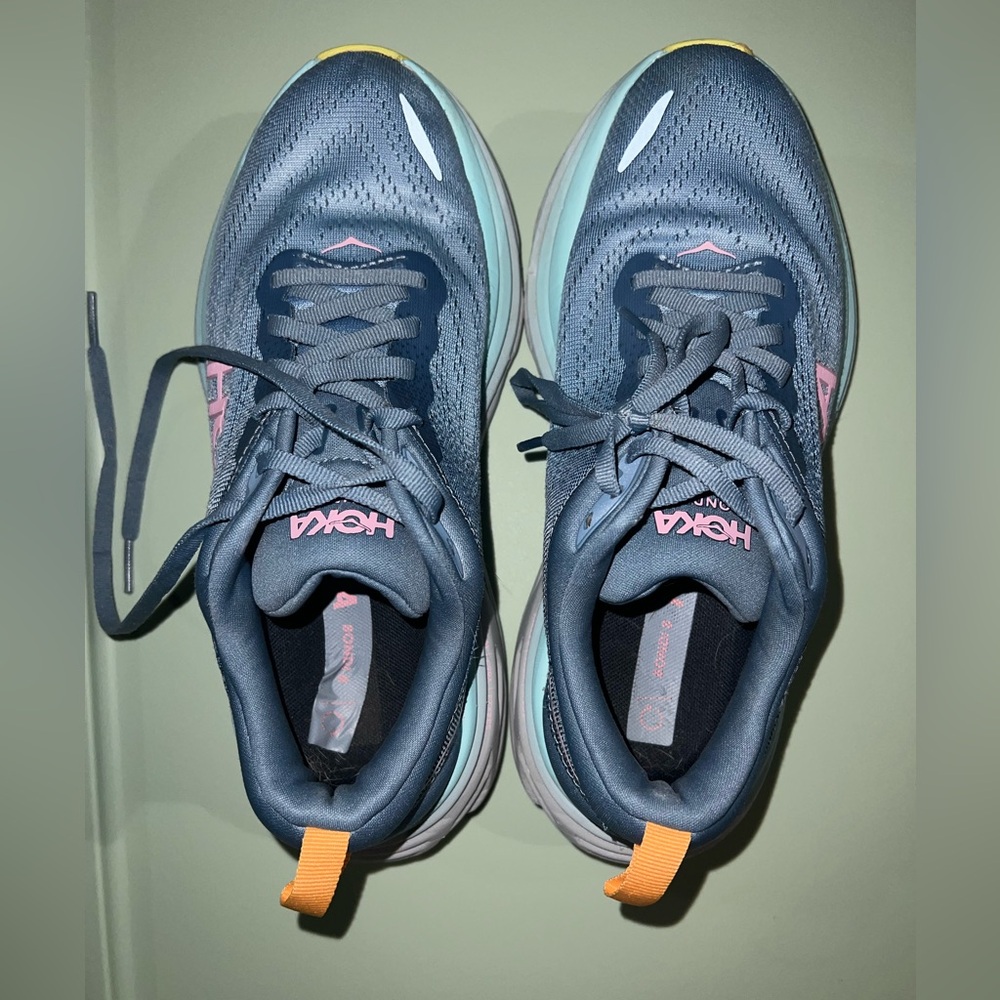 Hoka W Bondi 8. Like new.